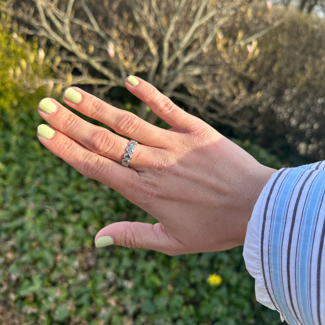 Aura heart ring
