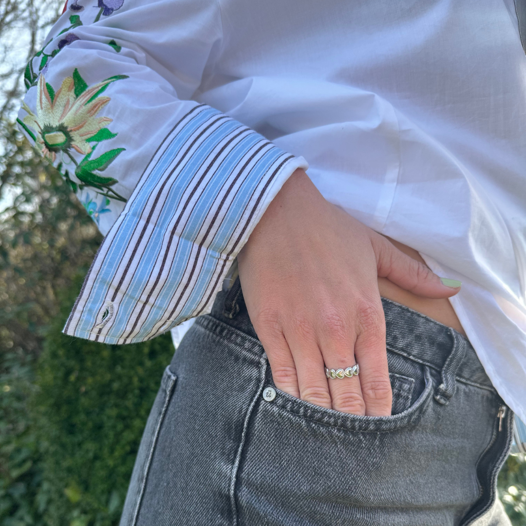 Aura heart ring