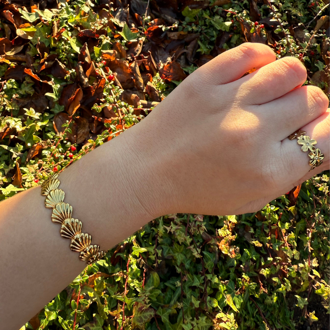 Shell bangle