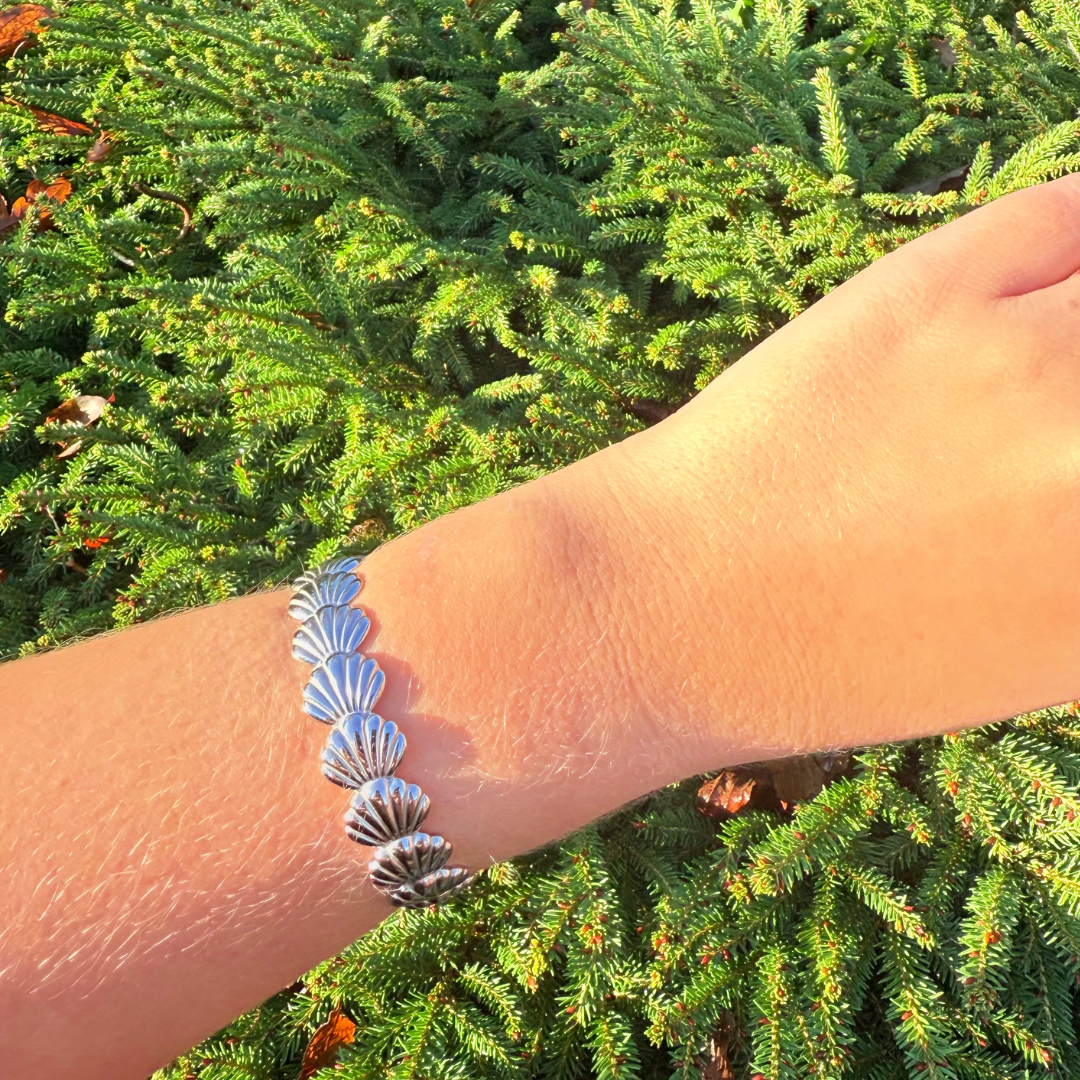 Shell bangle